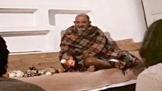 Neem Karoli Baba ❤️ Chanting RAMs Name 1 hour [upl. by Galitea718]