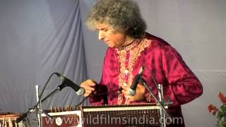 Tabla maestro Zakir Hussain and Santoor player Pandit Shiv Kumar Sharma [upl. by Damas]