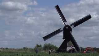 In één minuut alle molens van Kinderdijk met draaiende wieken [upl. by Pomcroy436]