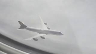 CLOSE UP Air Race Boeing 7478 vs 747400 Lufthansa [upl. by Tasia]