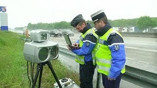 Radars mobiles les gendarmes dévoilent quelques secrets  2005 [upl. by Eiloj]